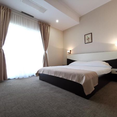 Hotel New Derby Κονστάντζα Εξωτερικό φωτογραφία