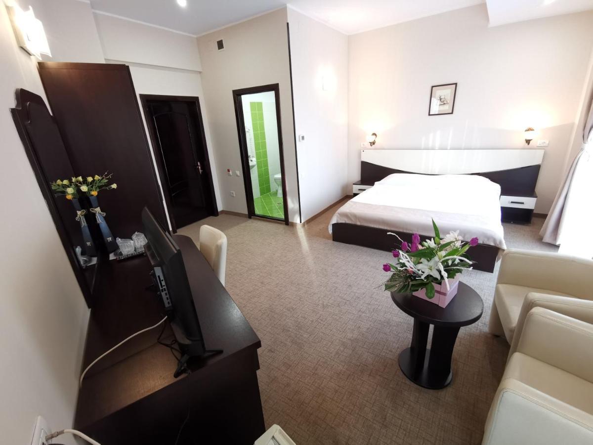 Hotel New Derby Κονστάντζα Εξωτερικό φωτογραφία