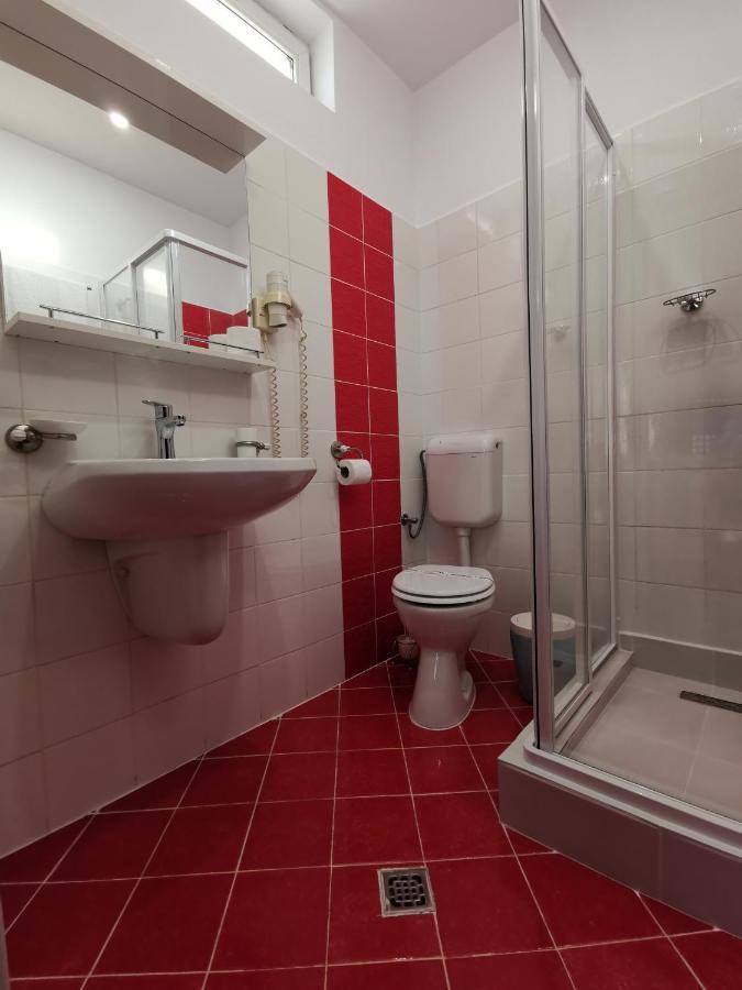 Hotel New Derby Κονστάντζα Εξωτερικό φωτογραφία