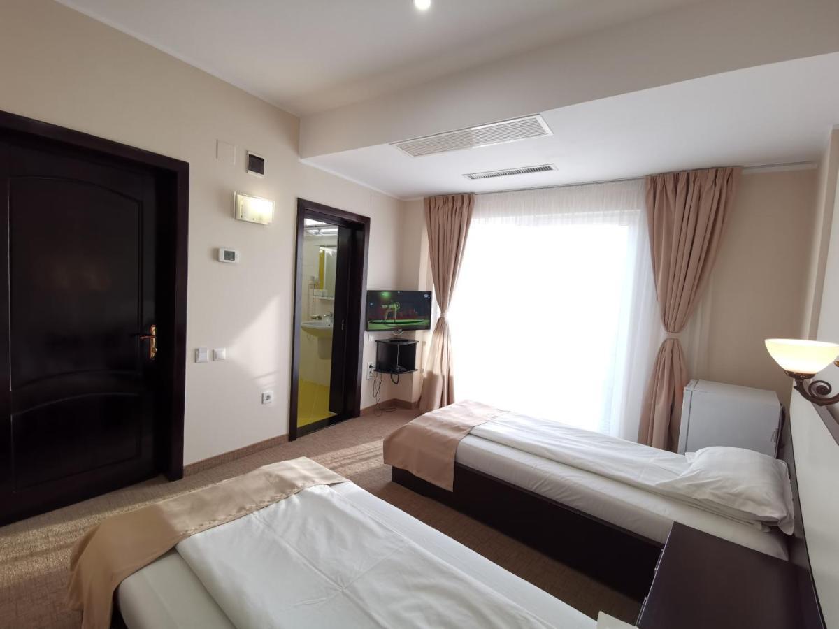 Hotel New Derby Κονστάντζα Εξωτερικό φωτογραφία