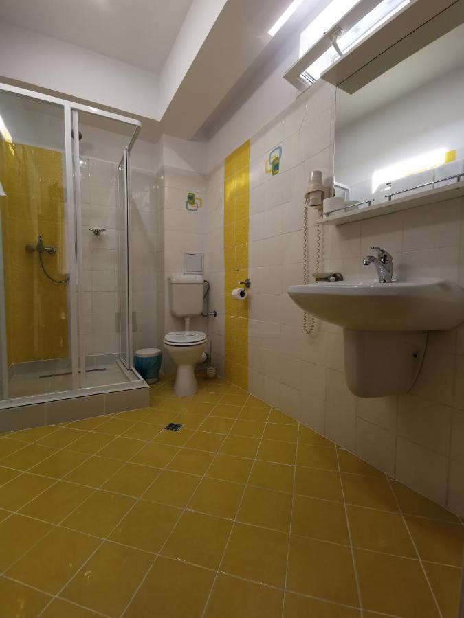 Hotel New Derby Κονστάντζα Εξωτερικό φωτογραφία
