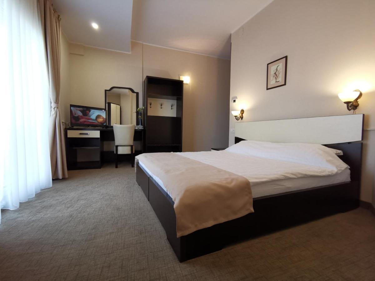 Hotel New Derby Κονστάντζα Εξωτερικό φωτογραφία