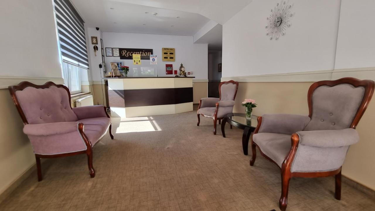 Hotel New Derby Κονστάντζα Εξωτερικό φωτογραφία