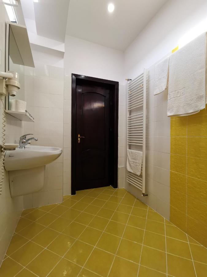 Hotel New Derby Κονστάντζα Εξωτερικό φωτογραφία